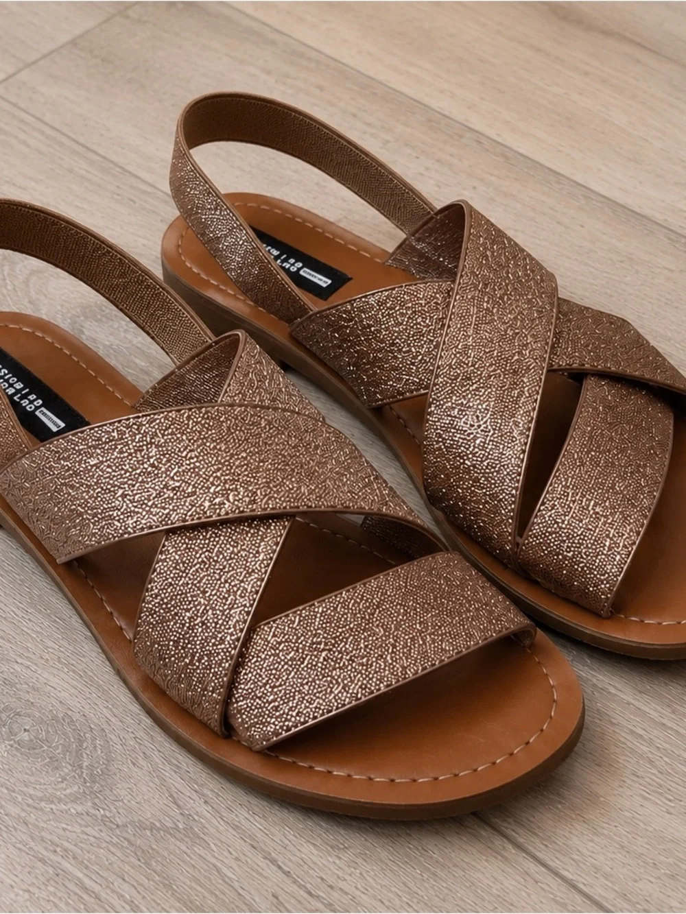 NWT Design Lab 8 Women’s Metallic Brown Crisscross Slingback Sandals - Picture 2 of 2